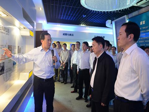 宜昌市委书记夏锦文莅临UG环球股份视察